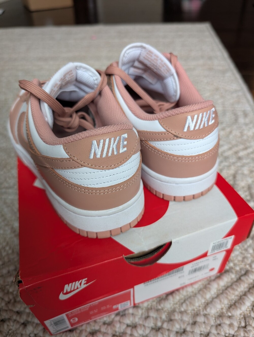 Nike Dunk Low - Picture 6 of 9